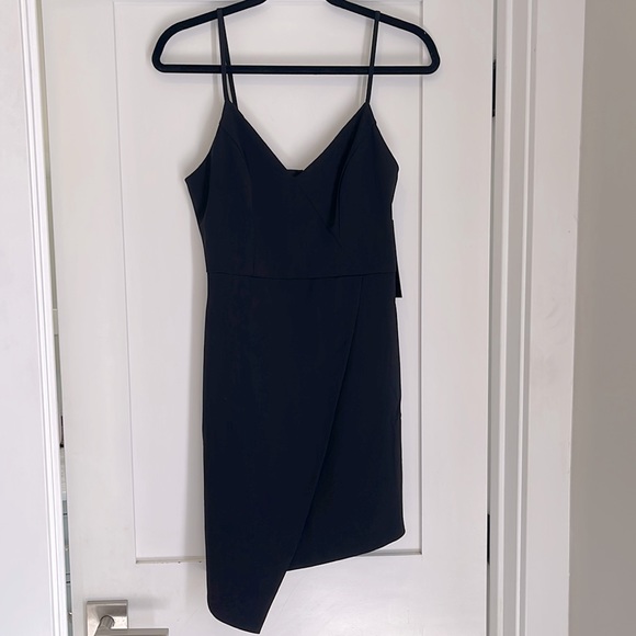 Beautiful NWT Black Mini Asymmetric Dress - Picture 1 of 3